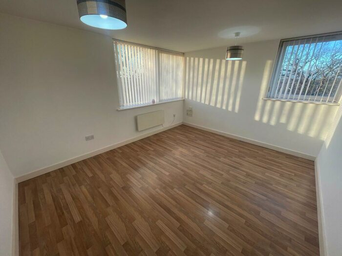 2 Bedroom Apartment To Rent In Willow Rise, Kirkby, L33
