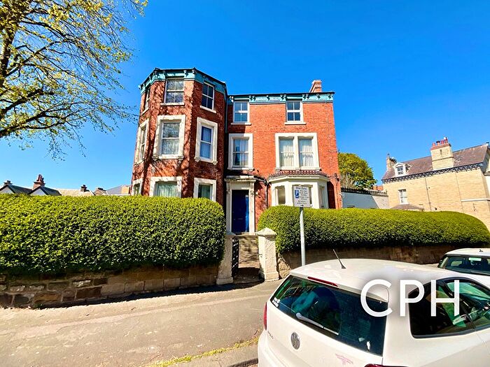 2 Bedroom Flat For Sale In Esplanade Gardens, Scarborough, YO11