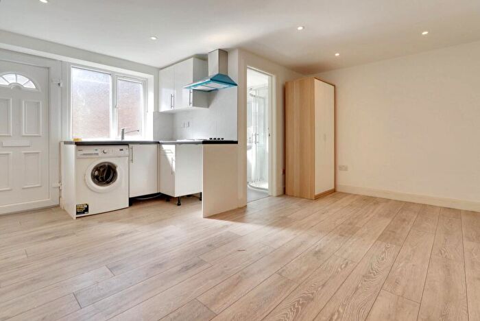 Studio To Rent In Colin Park Road, Colindale, London, - Council Tax & Water Inc!!, NW9