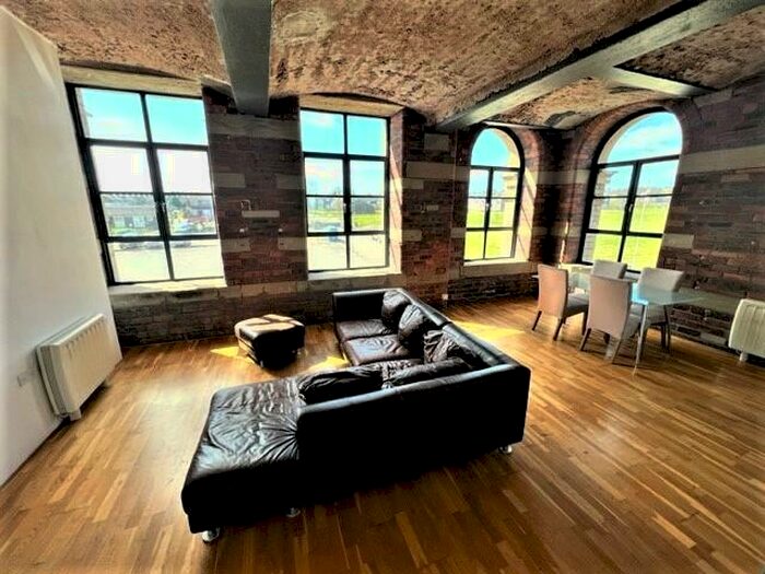 2 Bedroom Flat To Rent In Silk Warehouse, Bradford, BD9
