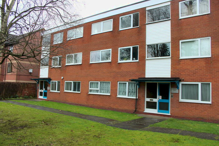 2 Bedroom Flat To Rent In Lichfield Court, Solihull, B90