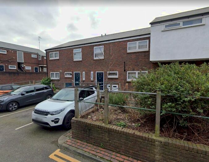 1 Bedroom Property To Rent In Sturrock Close, London, N15