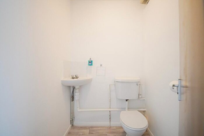 2 Bedroom Flat To Rent In Berkeley Court, Berkeley Road, BS7