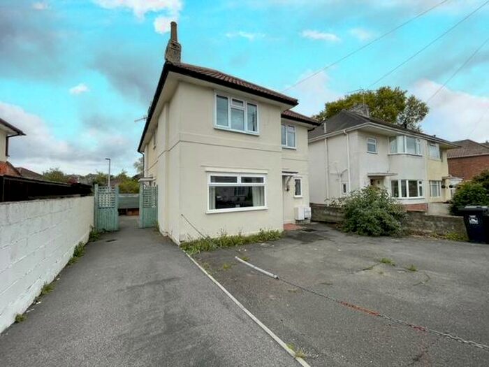 3 Bedroom Apartment To Rent In Jolliffe Road, Poole, BH15