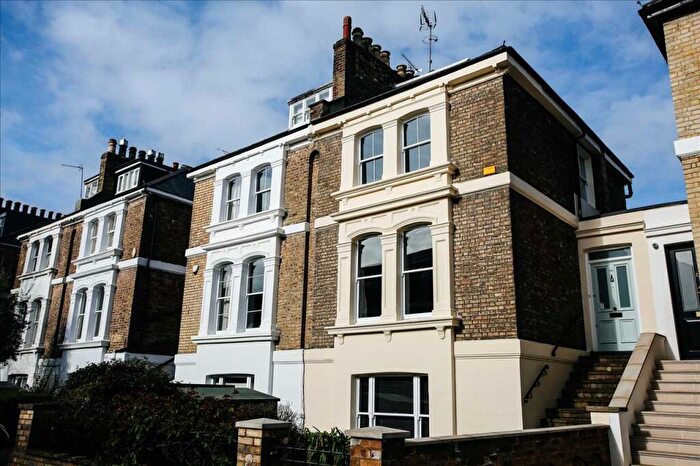 4 Bedroom Semi Detached House For Sale In Hungerford Road, London, N7