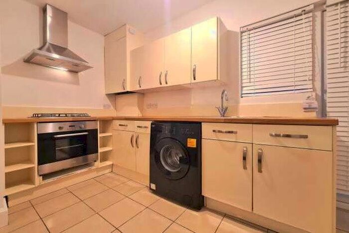 2 Bedroom Maisonette To Rent In Morgan Road, Bromley, BR1