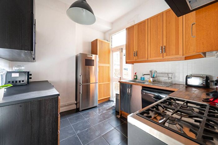 2 Bedroom Flat To Rent In Tubbs Road, Harlesden, London, NW10