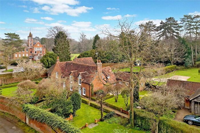 3 Bedroom Semi-Detached House For Sale In Britwell Gardens, Burnham, Buckinghamshire, SL1