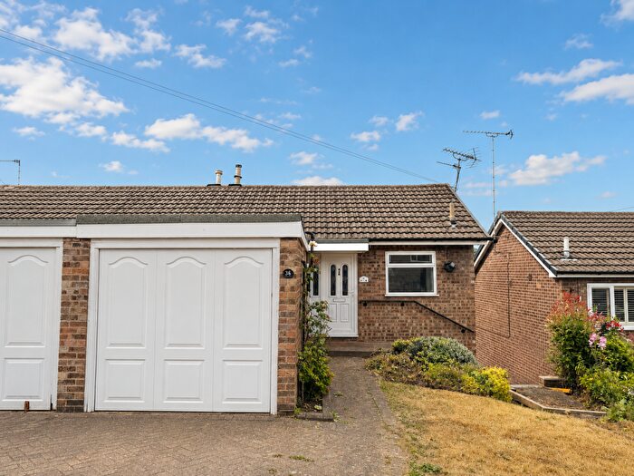 2 Bedroom Semi-Detached House To Rent In Inglefield, Rochdale, OL11