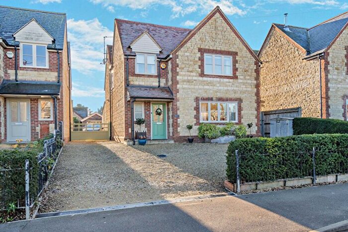 4 Bedroom Detached House For Sale In High Street, Chalgrove, Oxford, OX44