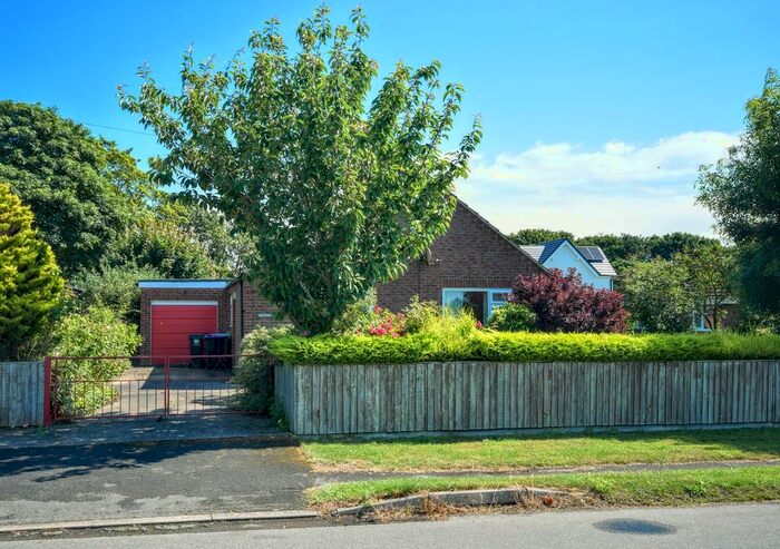 3 Bedroom Bungalow For Sale In Town Street, South Somercotes, LN11