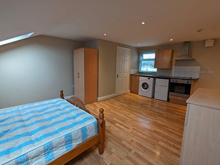 Studio To Rent In West Hendon Broadway, West Hendon, NW9