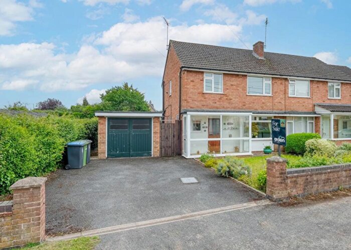 3 Bedroom Semi-Detached House For Sale In Holt Gardens, Studley, B80