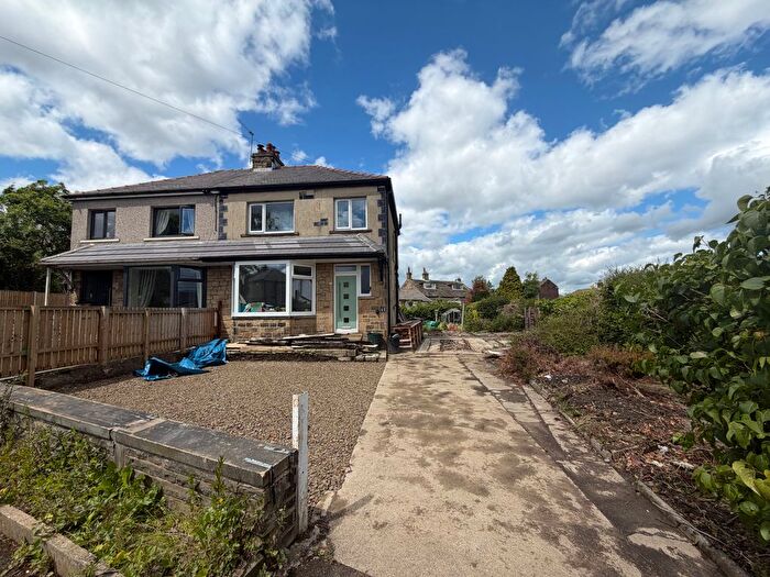 3 Bedroom Semi-Detached House To Rent In Denbrook Crescent, Bradford, BD4