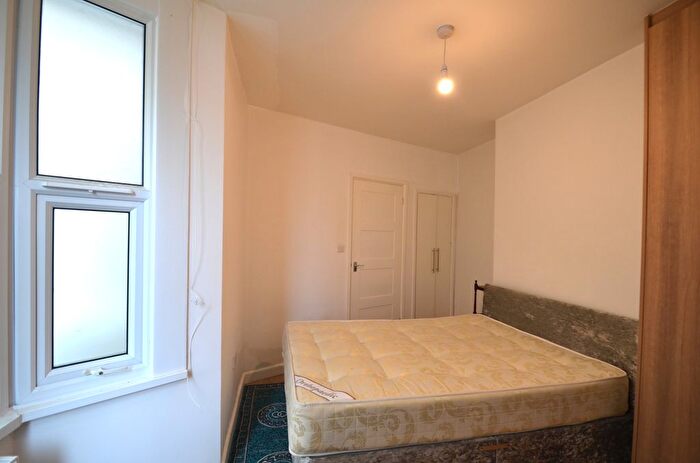 1 Bedroom Flat To Rent In Station Road, Ashford, TW15