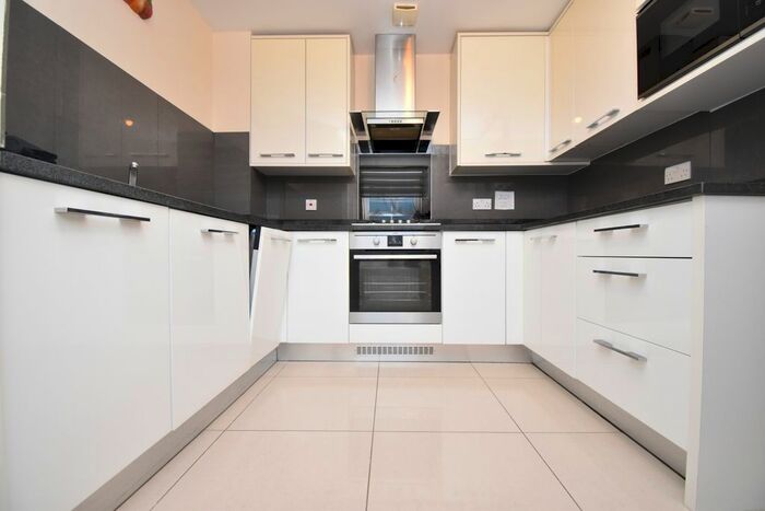 4 Bedroom Terraced House To Rent In Rainbow Road, Erith DA8