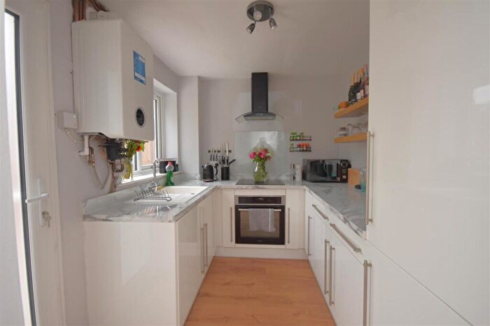 3 Bedroom Semi-Detached House For Sale In Warwick Close, Neston, CH64