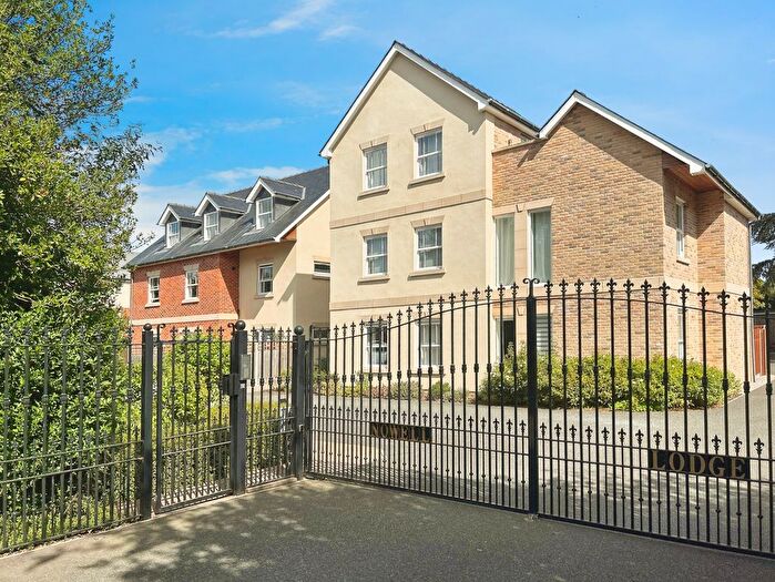 2 Bedroom Flat For Sale In Fordham Road, Newmarket, CB8