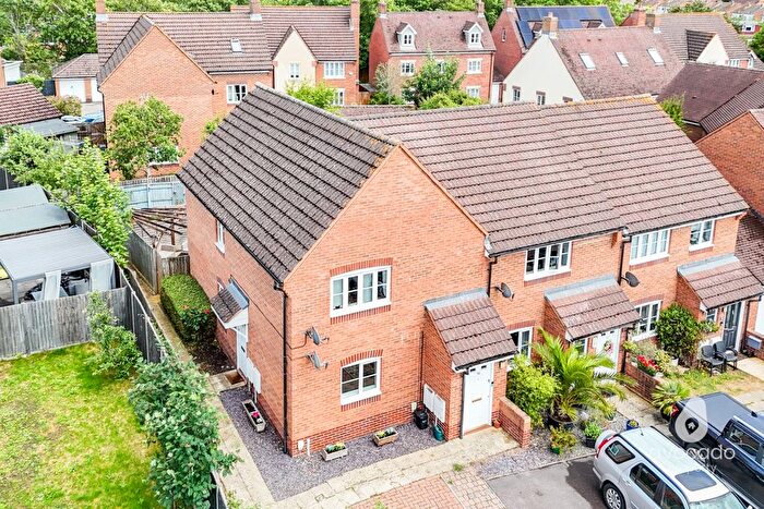 1 Bedroom Maisonette For Sale In Gloucester Avenue, Shinfield, RG2
