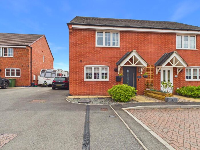 3 Bedroom Semi-Detached House For Sale In Tower Drive, Mackworth, DE22