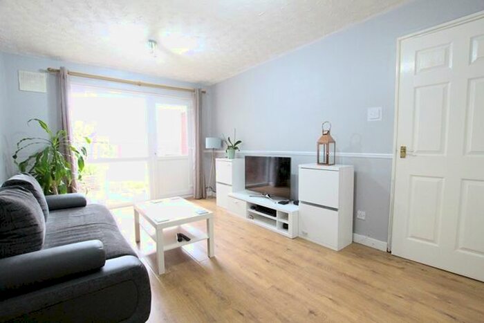 3 Bedroom Terraced House To Rent In Saddlers Walk, Worcester, WR4