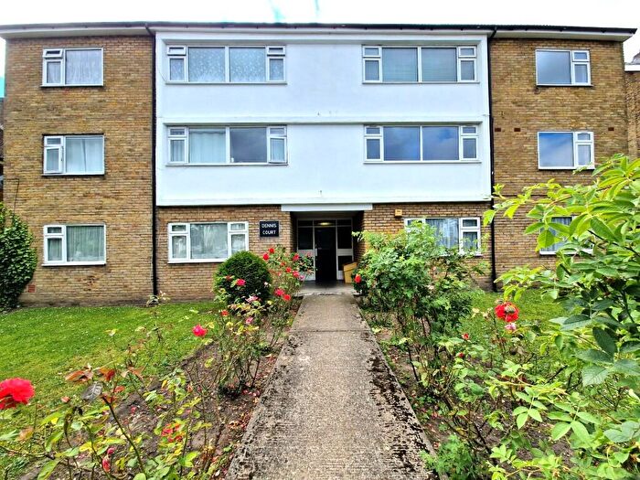2 Bedroom Flat To Rent In Hainault Road, London, E11