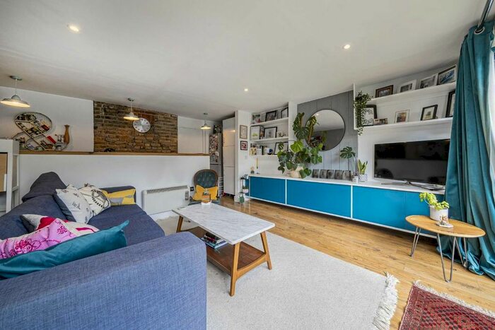 1 Bedroom Flat To Rent In Waldegrave Road, Teddington, TW11