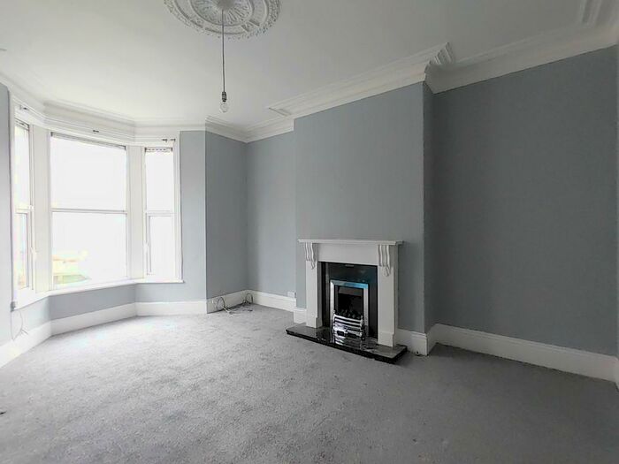 4 Bedroom Terraced House To Rent In Bowling Park Drive, Bradford, BD4