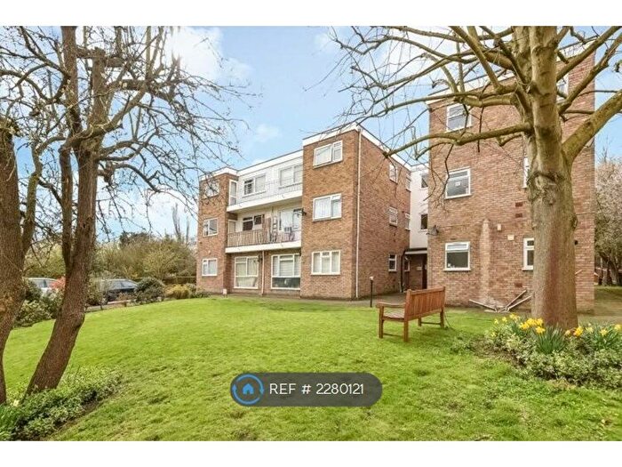 2 Bedroom Flat To Rent In Ian Court, London, SE23