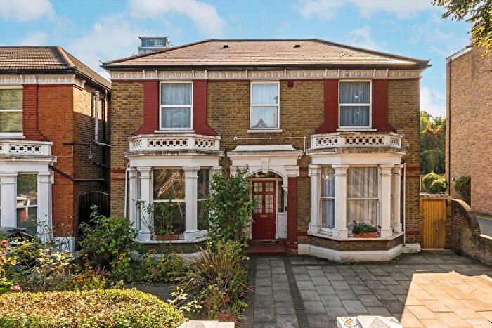 Studio To Rent In Gordon Road, London, W5