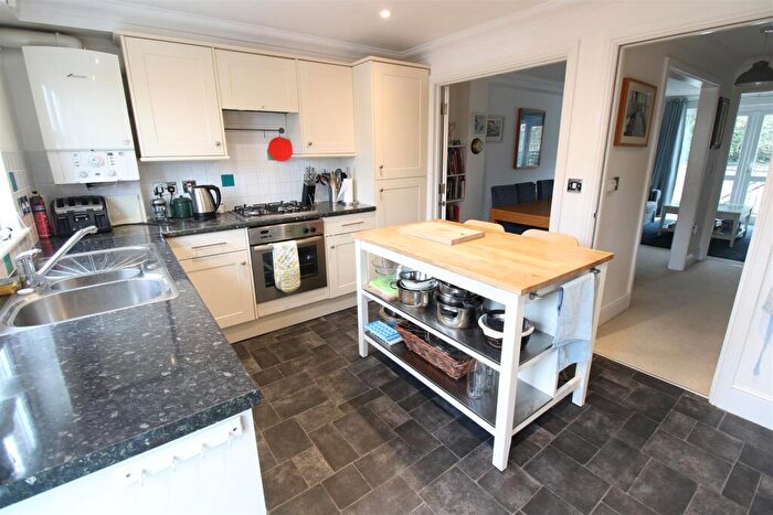 5 Bedroom House For Sale In Fife Court, Newport Road, Cowes, PO31