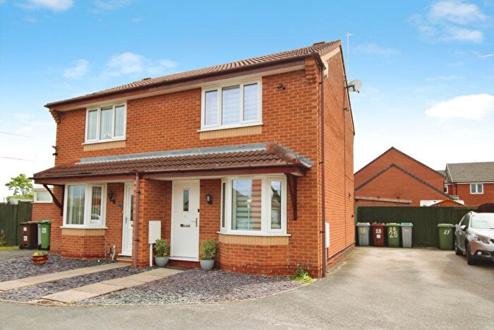 2 Bedroom Semi-Detached House For Sale In Clipsham Close, Balderton, Newark, NG24
