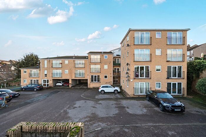 2 Bedroom Flat For Sale In Ruskin Road, Belvedere, DA17