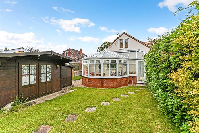 3 Bedroom Chalet For Sale In Woodlands Road, Woodlands, Hampshire, SO40