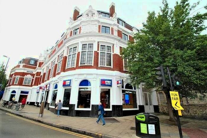 2 Bedroom Flat To Rent In Townhouse, The Broadway, Ealing, London, W5
