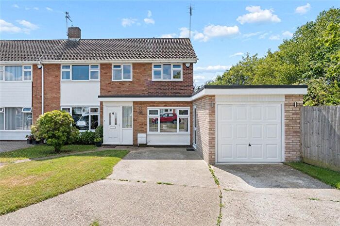 5 Bedroom Semi-Detached House For Sale In Linnets, Basildon, Essex, SS16