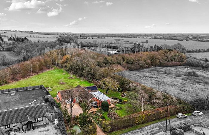 4 Bedroom Detached Bungalow For Sale In High Street, Tadlow, SG8