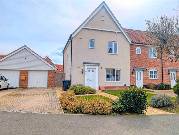 3 Bedroom End Of Terrace House For Sale In Keats Crescent, Brightlingsea, CO7