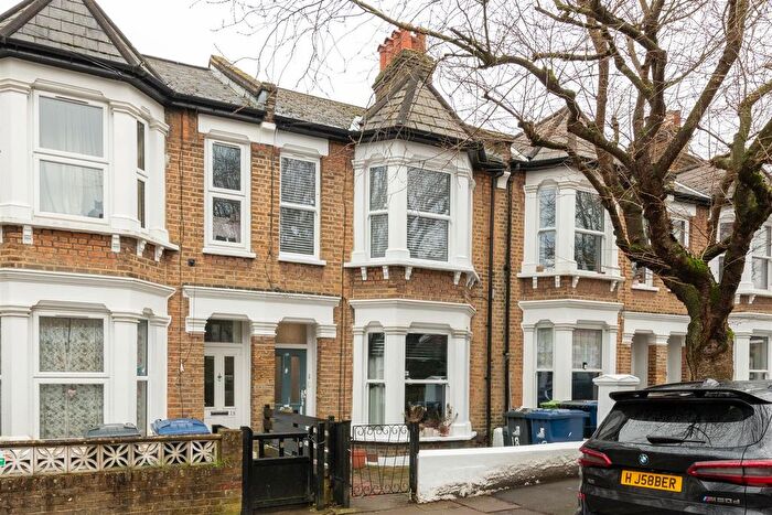1 Bedroom Flat To Rent In Meon Road, London, W3