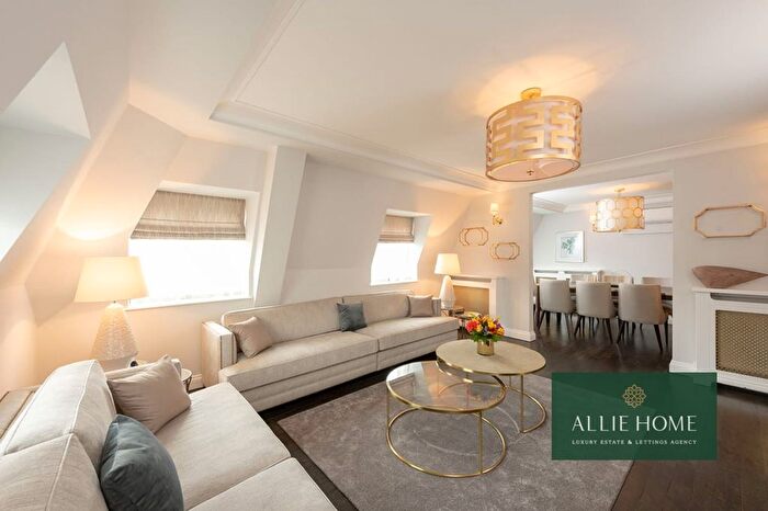 4 Bedroom Flat To Rent In - Prince Of Wales Terrace, London, W8