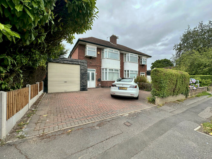 3 Bedroom Semi-Detached House To Rent In Blagreaves Lane, Littleover, Derby, DE23