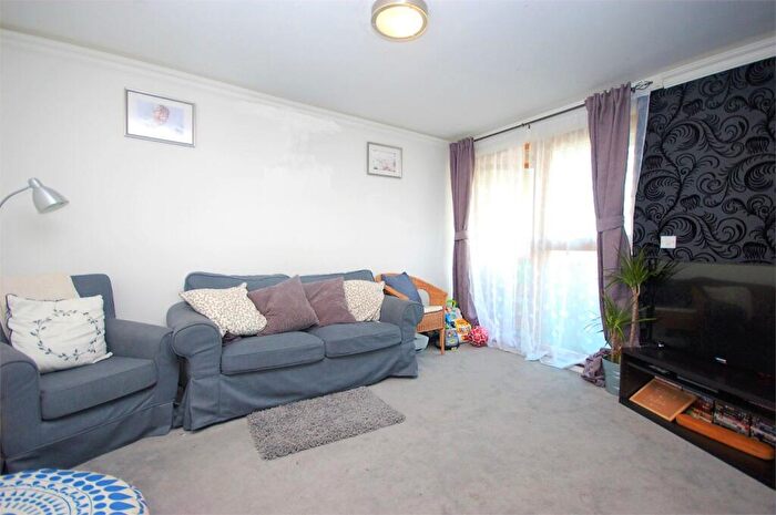 1 Bedroom Flat For Sale In Shakespeare Road, Harlesden, London, NW10