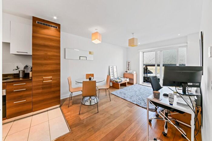 1 Bedroom Apartment For Sale In Forge Square, Canary Wharf, E14