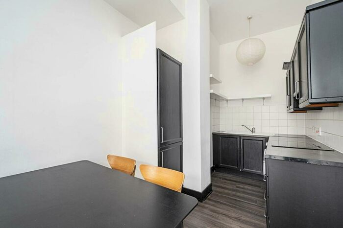 2 Bedroom Flat To Rent In Wharf Place, Bethnal Green, London, E2