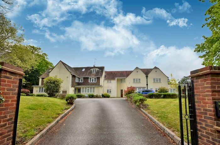 2 Bedroom Apartment To Rent In Tilford Road, Farnham, GU9