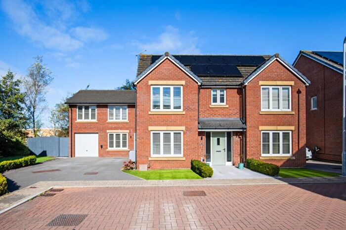 4 Bedroom Detached House For Sale In Clos Y Mametz, Porthcawl, CF36