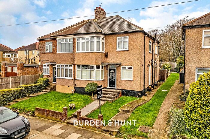 2 Bedroom Flat For Sale In Boscombe Avenue, Hornchurch, RM11