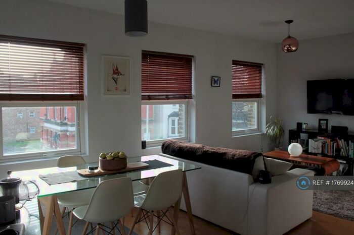 2 Bedroom Flat To Rent In Lower Addiscombe Road, Croydon, CR0