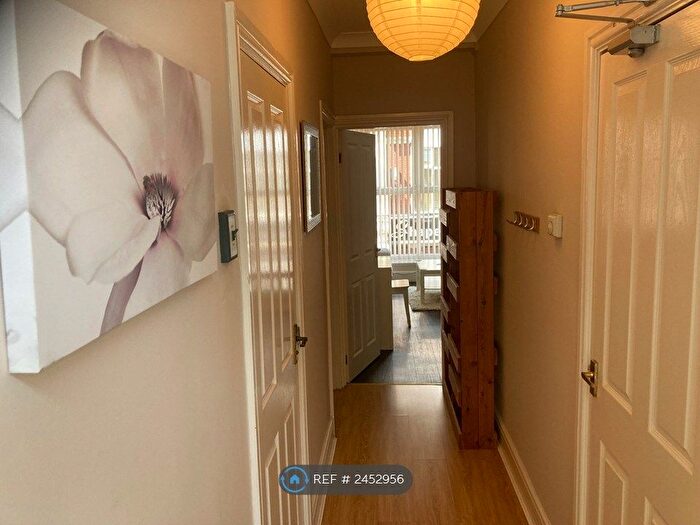 1 Bedroom Flat To Rent In Charles Street, Newport, NP20