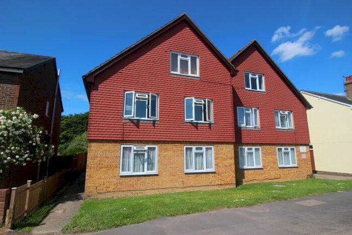 1 Bedroom Flat To Rent In Horley Road, Redhill, RH1